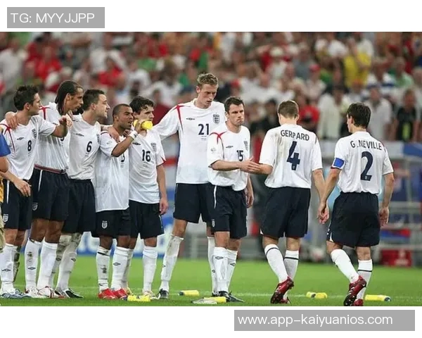 贝林厄姆领悟英格兰队团结精神不再孤军奋战