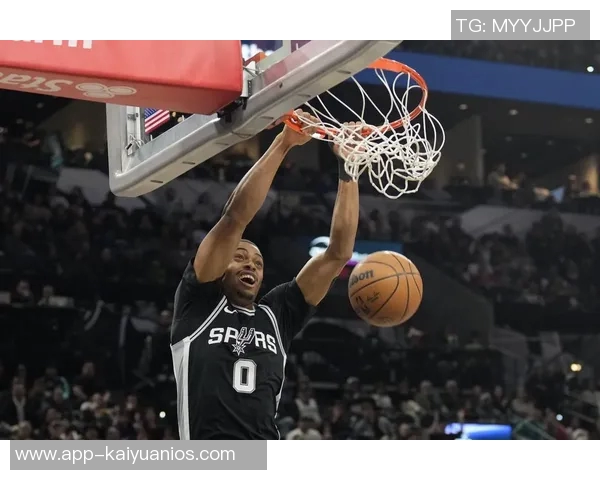 凯尔登约翰逊高效表现9投7中三分2中1贡献19分6篮板1助攻